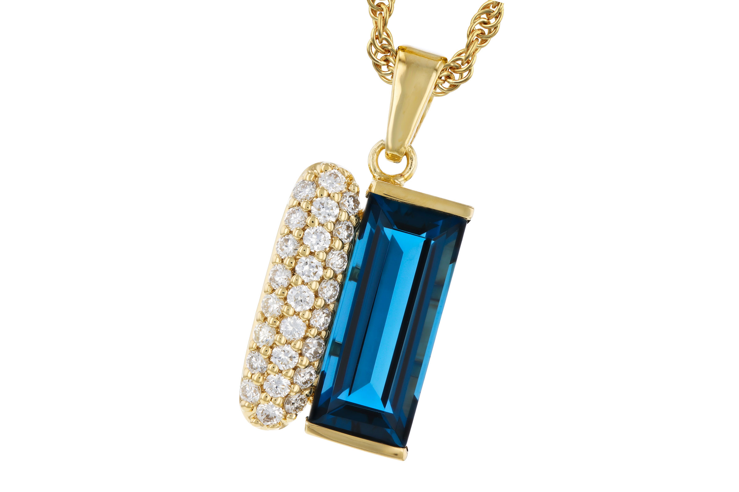 G330-75398: NECK 2.67 LONDON BLUE TOPAZ 2.92 TGW (12x5MM BT)